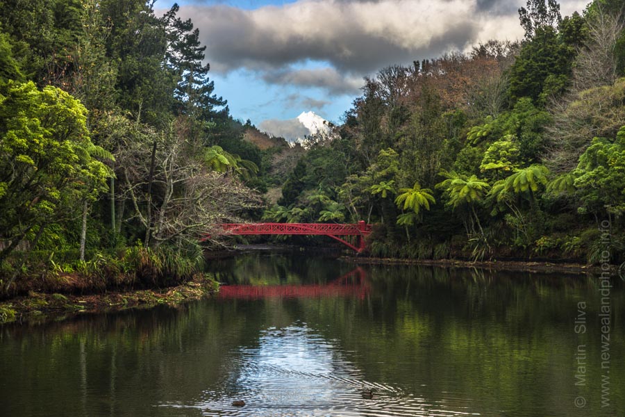 Poet's Bridge a Mt Taranaki, Pukekura Park, New Plymouth