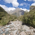 Řeka Donne a hora Mihj Peak, Milford Road, Nový Zéland | fotografie