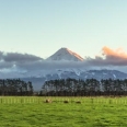 Západ slunce nad Mount Taranaki / Egmont, Nový Zéland | fotografie